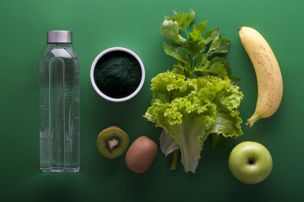 Quels sont les bienfaits de la consommation de chlorophylle pour la détoxification et comment l'intégrer dans l'alimentation ?
